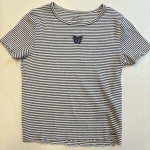 Hollister teen short sleeve stripped shirt w embroidered butterfly detail SMALL